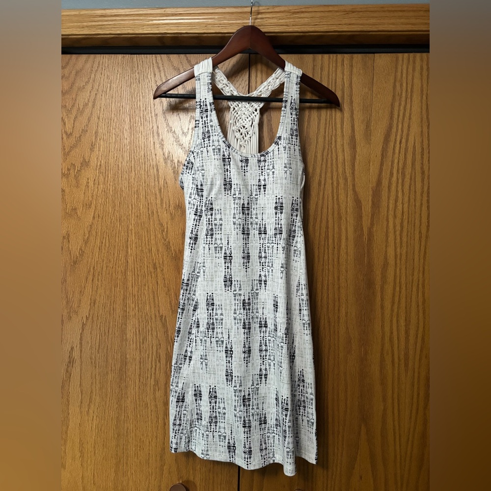 Soybu Black and White Backless Dress